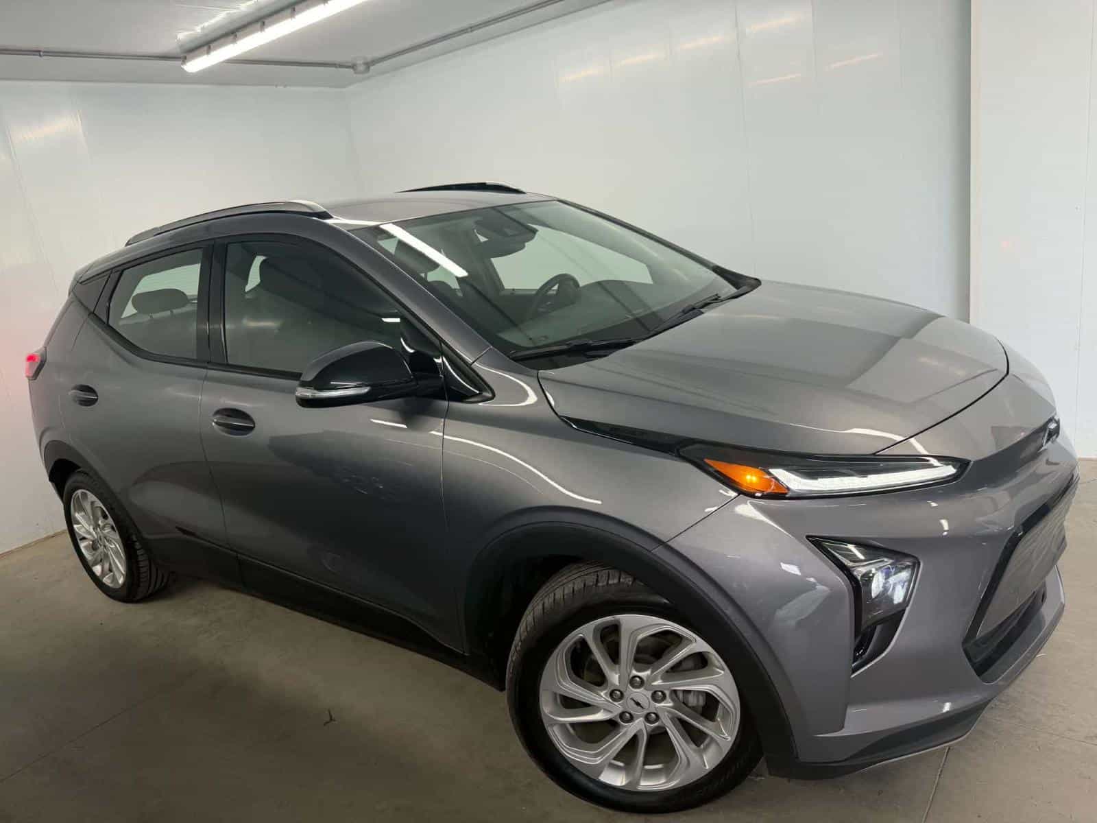 2023 Chevrolet Bolt EUV LT - Image 1