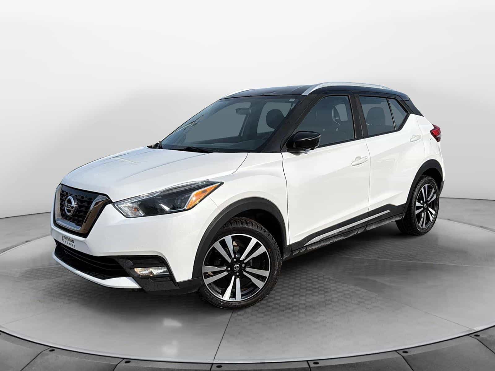 2019 Nissan Kicks SR - Image 1