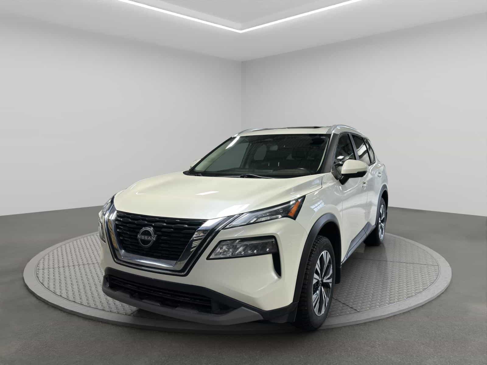 2023 Nissan Rogue SV Moonroof - Image 1