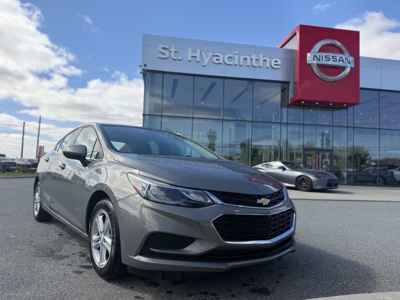 2018 Chevrolet Cruze LT - Image 1