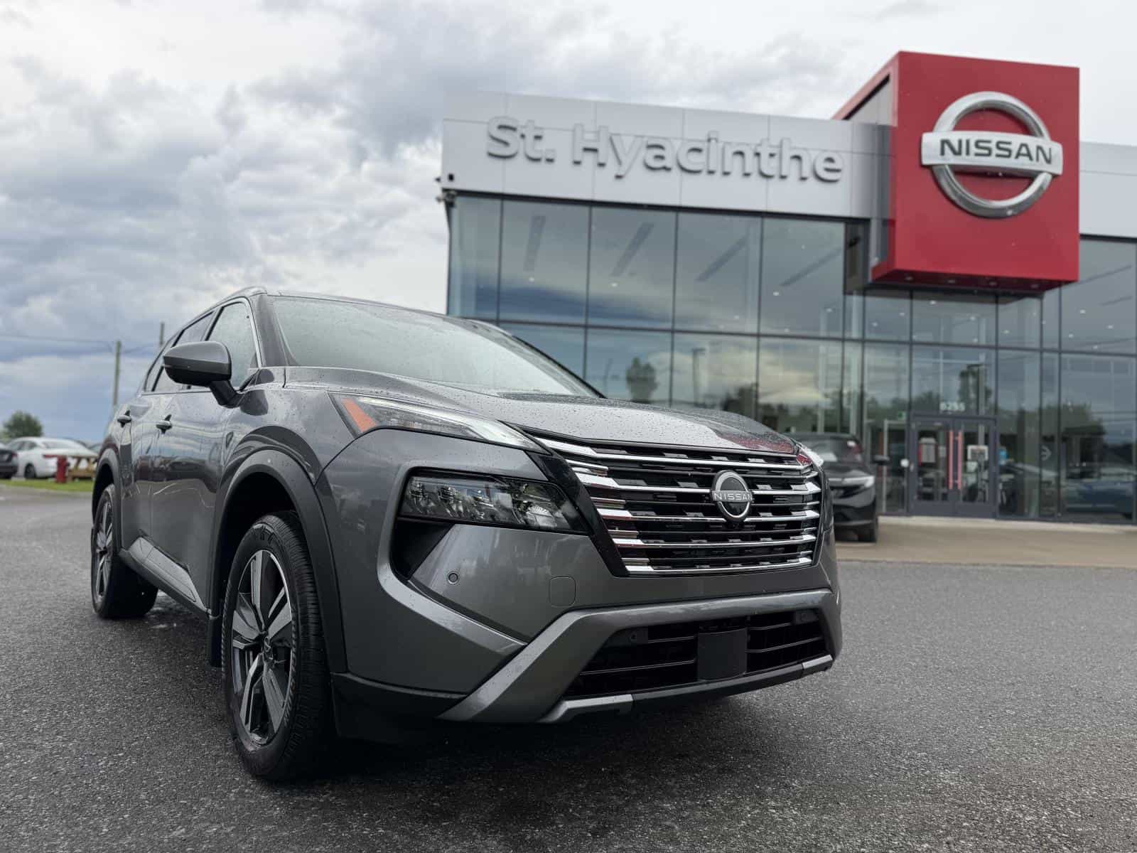 2025 Nissan Rogue SL - Image 1