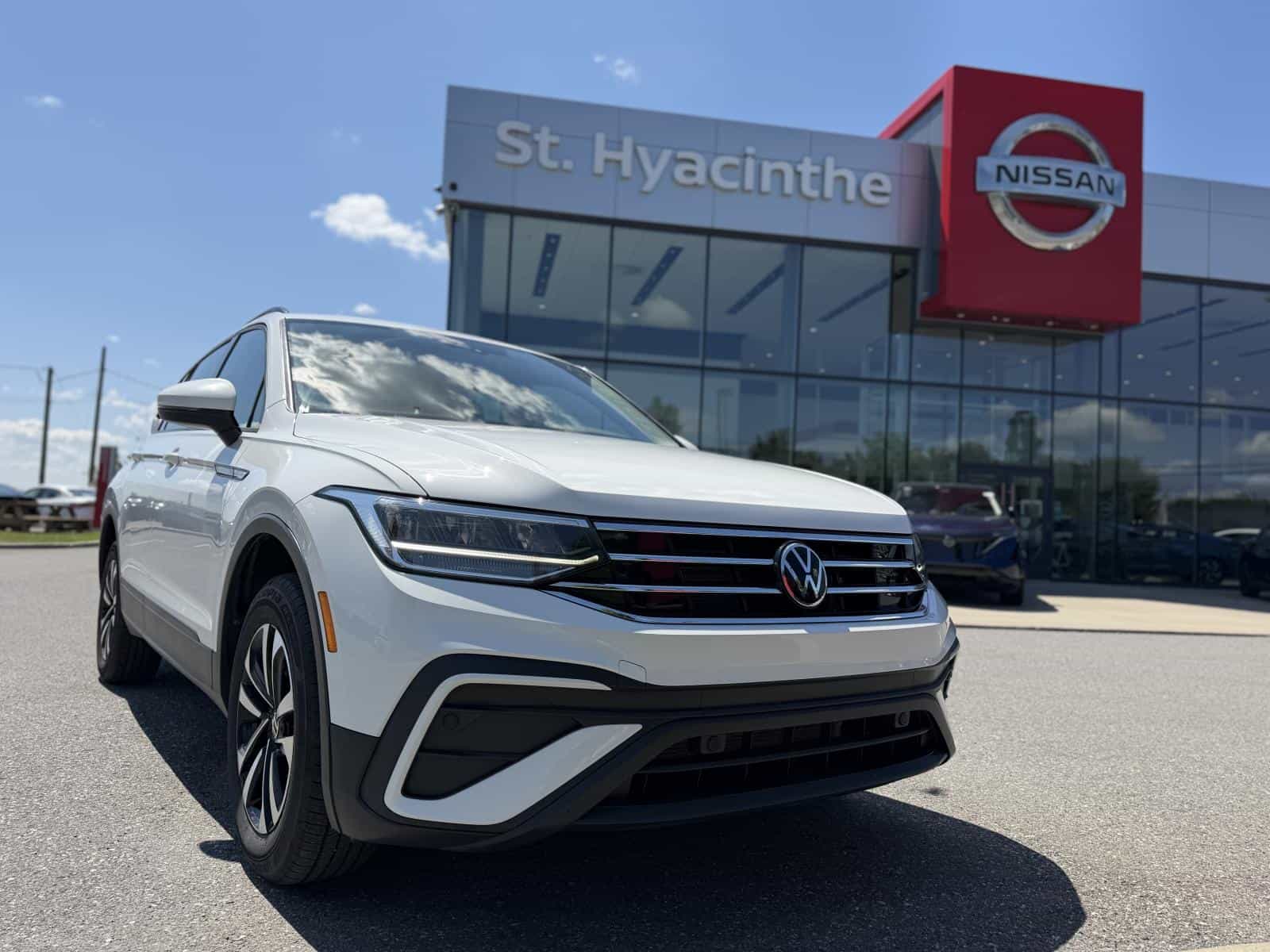 2023 Volkswagen Tiguan Trendline - Image 1