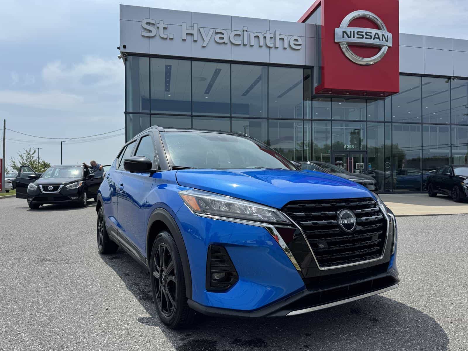 2022 Nissan Kicks SR Premium - Image 1