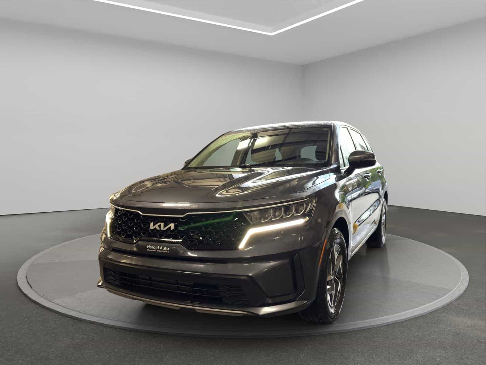 2022 Kia Sorento LX Hybrid - Image 1