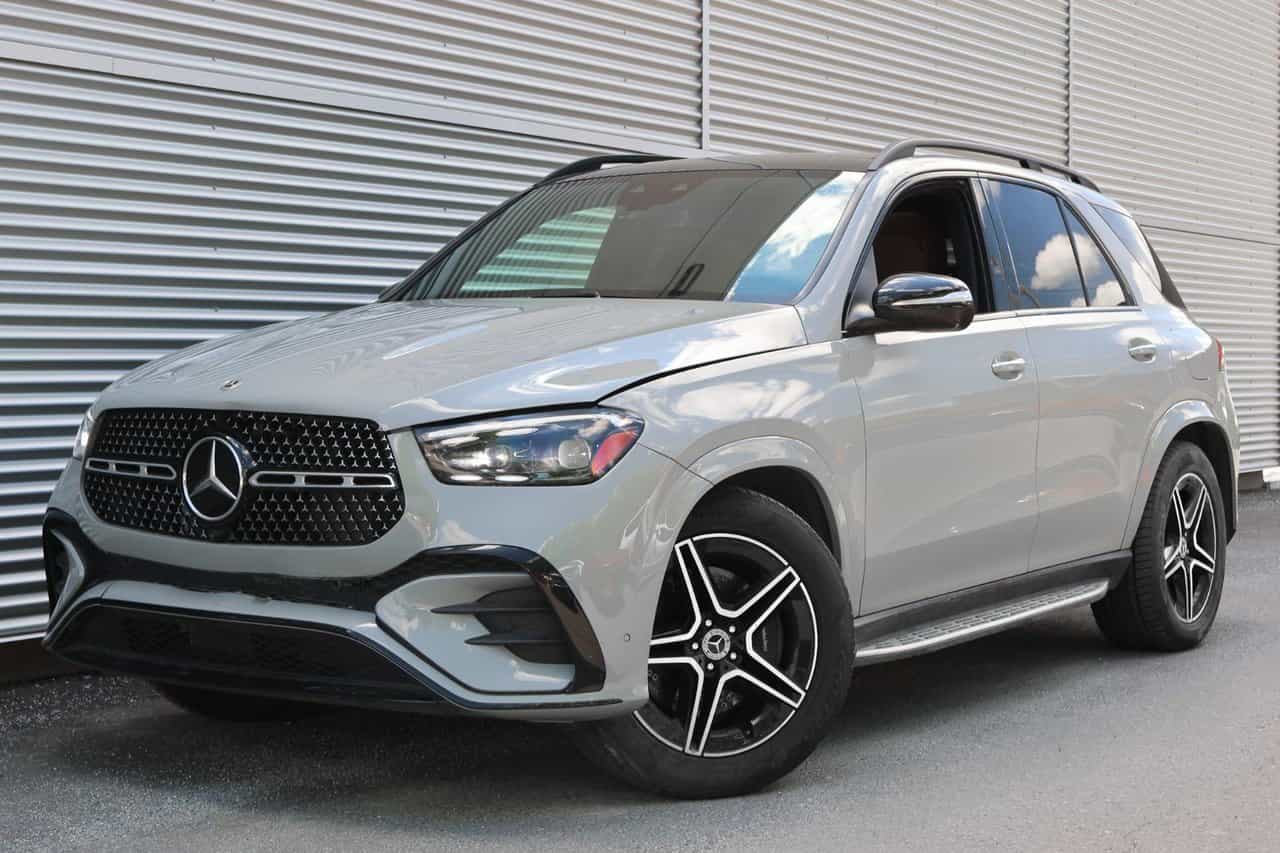 2025 Mercedes-Benz GLE GLE450e - Image 1