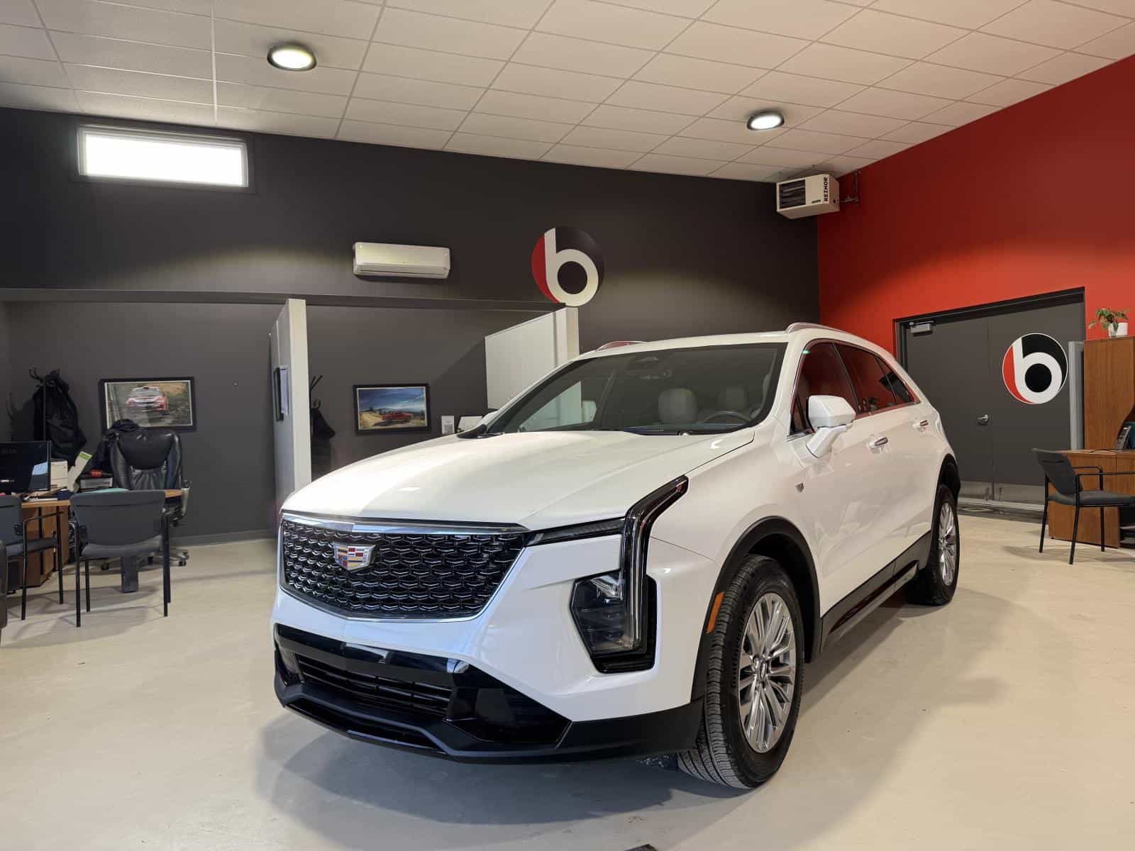 2024 Cadillac XT4 Premium Luxury - Image 1