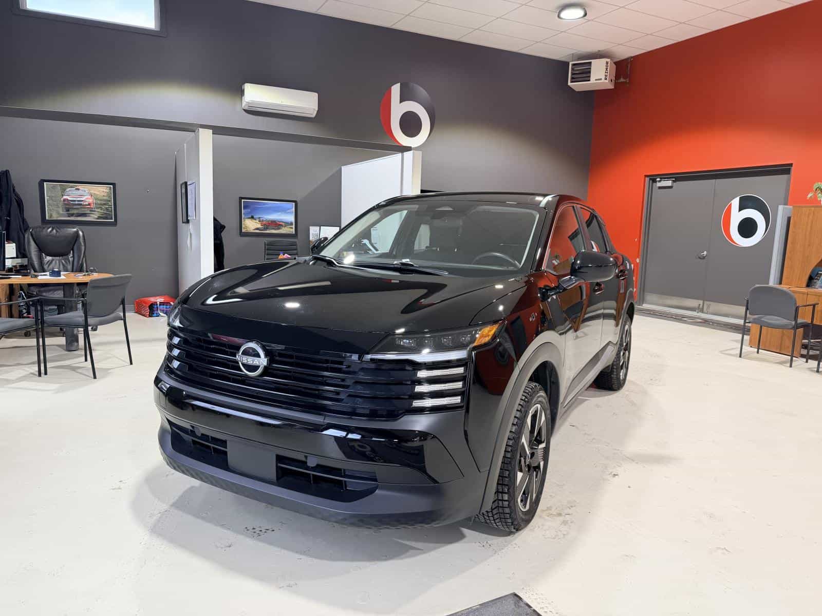 2025 Nissan Kicks SV - Image 1