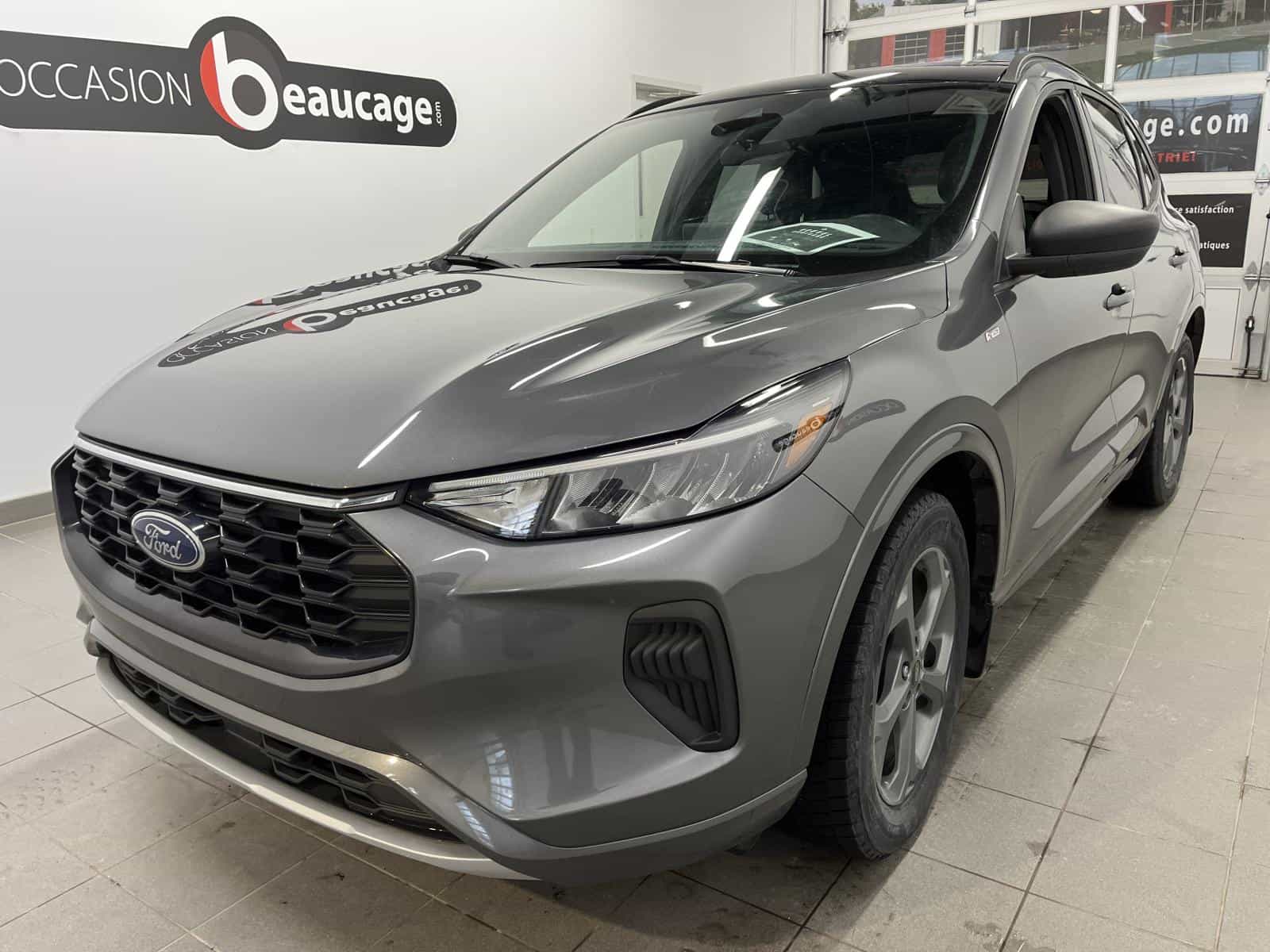2023 Ford Escape ST-Line - Image 1