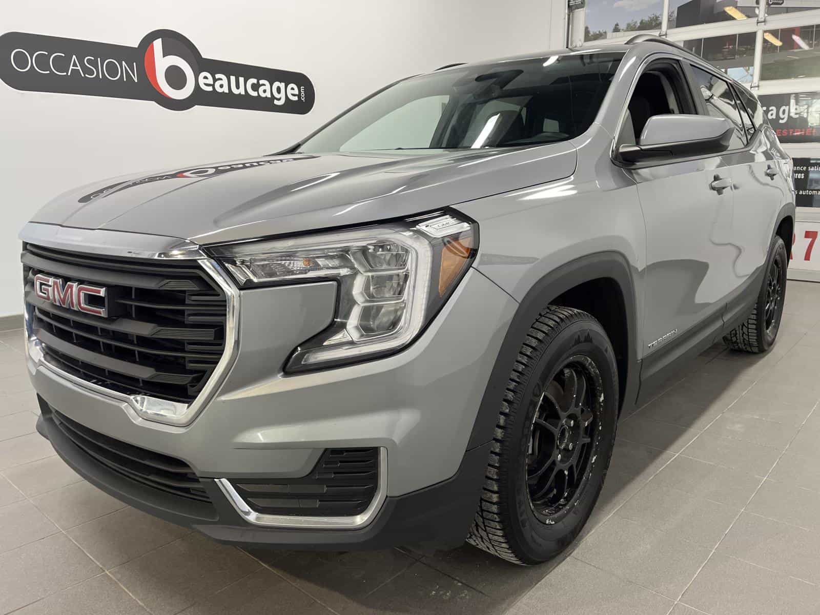 2024 GMC Terrain SLE - Image 1