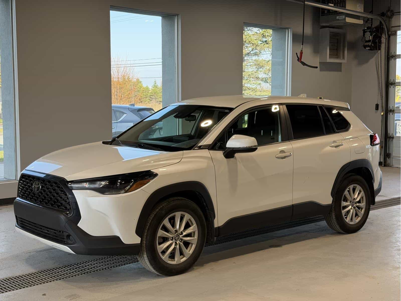 2022 Toyota Corolla Cross LE - Image 1