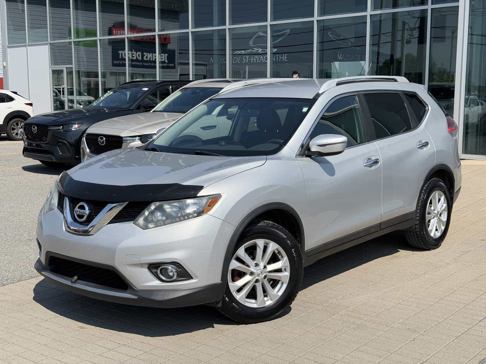 2016 Nissan Rogue SV - Image 1