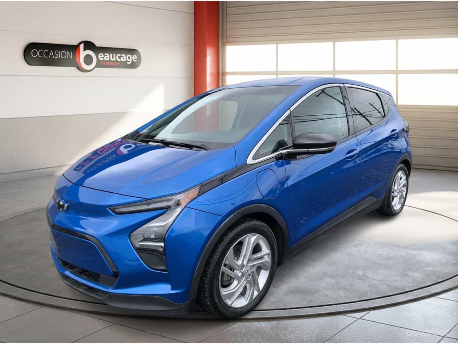 2022 Chevrolet Bolt EV LT - Image 1