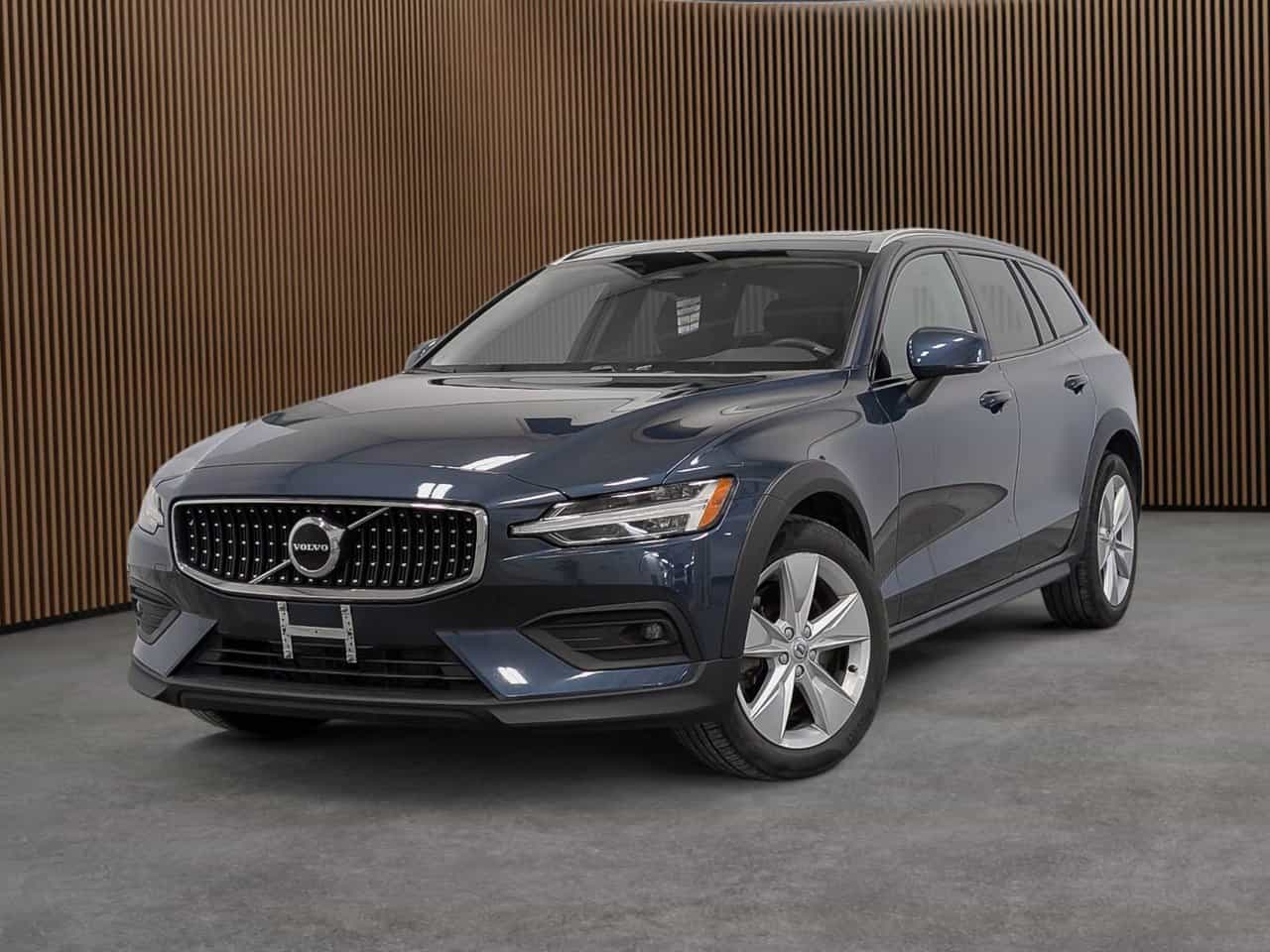 2024 Volvo V60 Cross Country B5 - CC Core - Image 1